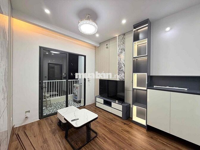BÁN CHUNG CƯ KĐT VIỆT HƯNG – 38m² – GIÁ 2.55 TỶ