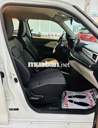 Suzuki Swift Hybrid 2026 Trắng Ngọc Trai-Nhập Nhật