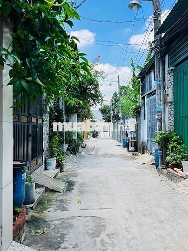 BÁN NHÀ HÓC MÔN 70m2 NHỈNH 3 TỶ , HXH , ĐẦY ĐỦ CÔNG NĂNG CHO GIA ĐÌNH.
