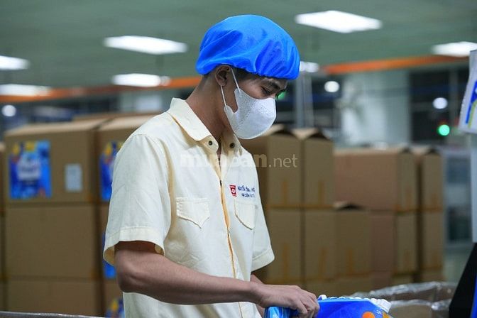 NAM CÔNG NHÂN VẬN HÀNH MÁY LÀM TÚI BAO BÌ TÂN TIẾN - KCN TÂN BÌNH, HCM