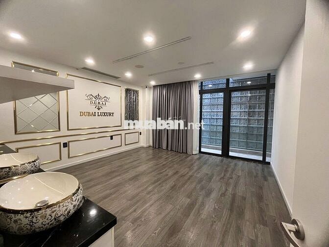 Nhà MT Nguyễn Văn Thủ ngay Hai Bà Trưng,  620m2, Hầm 5 tầng, 200tr/th