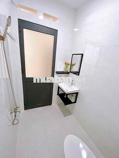 1 PHÒNG NGỦ FULL NỘI THẤT - CÓ BANCOL - CÓ MÁY GIẶT RIÊNG