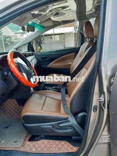 Toyota Innova 2016 8 chỗ màu Đồng