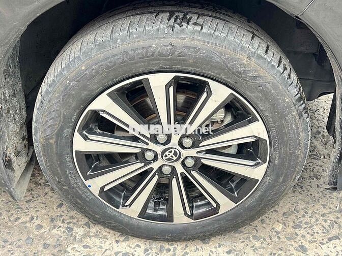 Toyota Veloz CVT 2022 72.000 km Đen giá mềm
