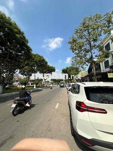 CHỦ CẦN CHO THUÊ NHANH NGUYÊN CĂN MẶT TIỀN TỐ HỮU.