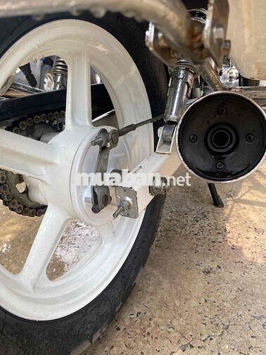 Honda CB250 màu Trắng