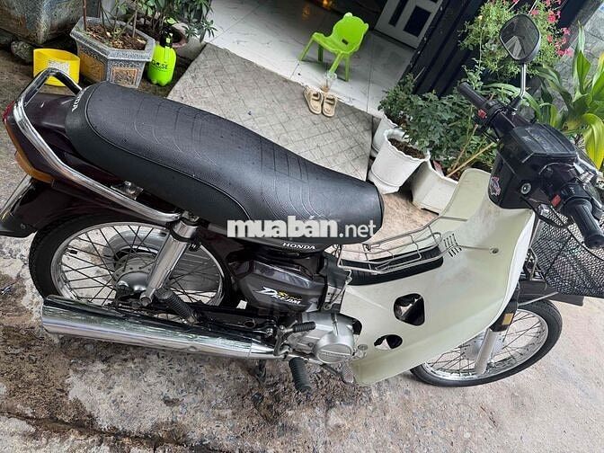 Honda Dream Thái Nâu trắng