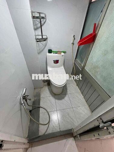 Cho thuê nhà mt kinh 6tr tháng.4x6m 1 lửng 1 lầu 2pn 3wc