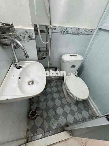 Cho thuê nhà mt kinh 6tr tháng.4x6m 1 lửng 1 lầu 2pn 3wc