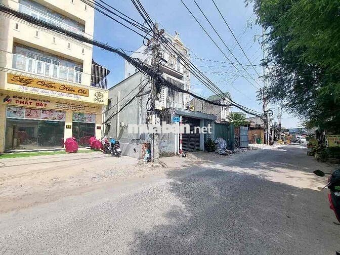BÁN ĐẤT HÓC MÔN 100m2 NHỈNH 2 TỶ , SHR NGANG 5m, HXH NGAY THỊ TRẤN .