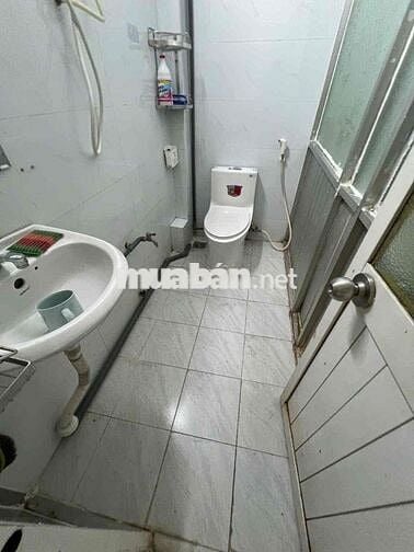Cho thuê nhà mt kinh 6tr tháng.4x6m 1 lửng 1 lầu 2pn 3wc