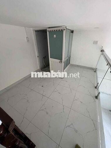 Cho thuê nhà mt kinh 6tr tháng.4x6m 1 lửng 1 lầu 2pn 3wc