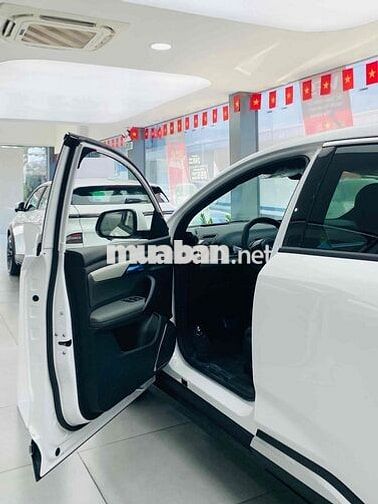 VINFAST VF8 PLUS MỸ - TRẢ TRƯỚC 99 TRIỆU - XE SẴN