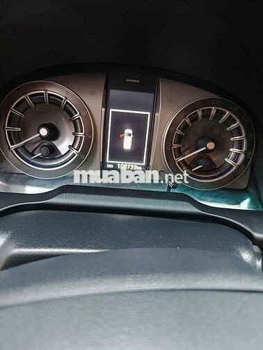 Toyota Innova Trắng 110.000 km