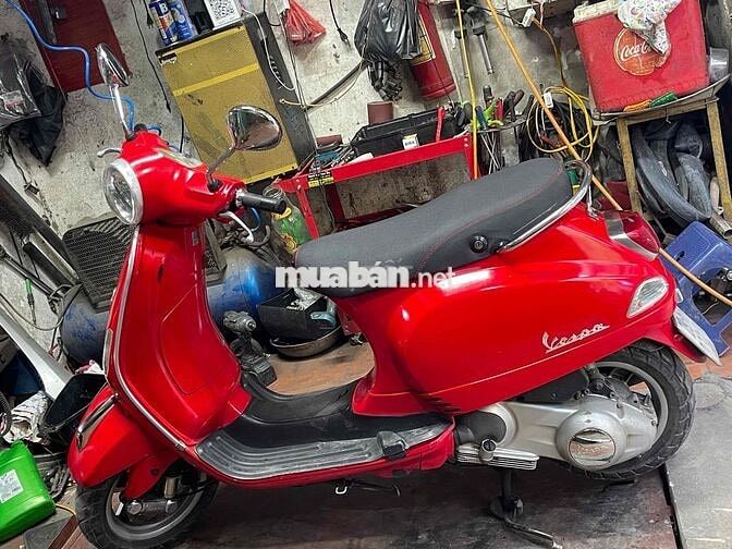 Piaggio Vespa màu Đỏ
