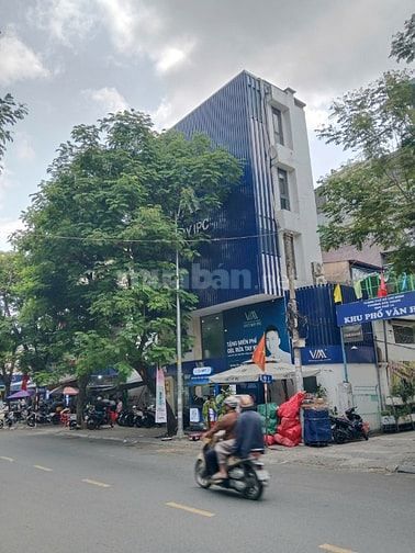 HOT - 33 Tỷ - bán gấp nhà mặt tiền Yersin Phường Bến Thành-ngang 13,5m