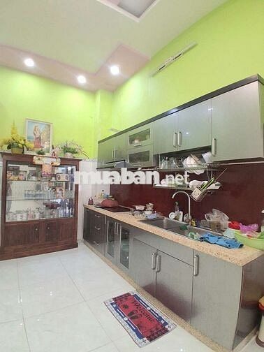 Nhà gần vòng xoay Gò Đậu, rộng 162m2 có 3 phòng rộng, giá 12 triệu/th