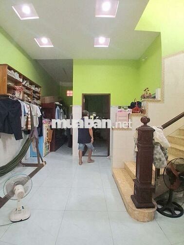 Nhà gần vòng xoay Gò Đậu, rộng 162m2 có 3 phòng rộng, giá 12 triệu/th
