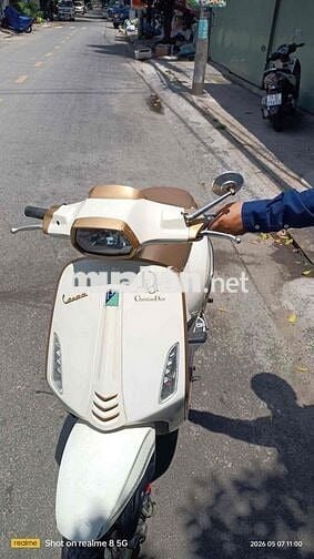 Piaggio Vespa màu Trắng