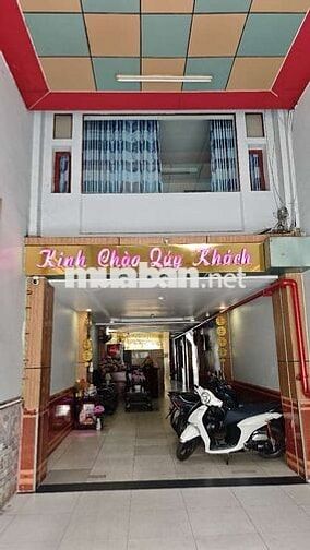 TUYỂN LỄ TÂN KHÁCH SẠN