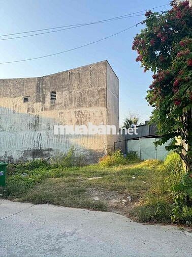 vĩnh phú còn sót lại lô đất 5x20 thổ cư 60m2 đường xe hơi tới đất.