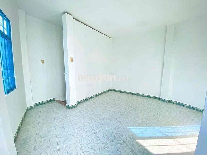 chính chủ cần bán nhà cách Hoàng Văn Thụ 20 mét