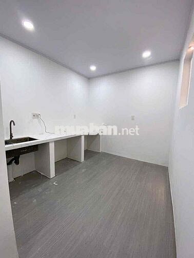 cần bán nhà khu cầu đá. cách đường Trần Phú 30m