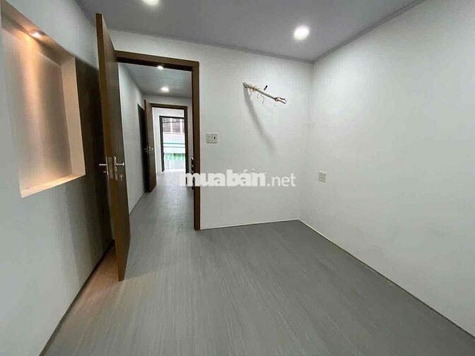 cần bán nhà khu cầu đá. cách đường Trần Phú 30m