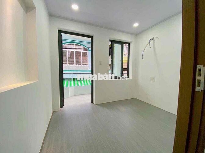 cần bán nhà khu cầu đá. cách đường Trần Phú 30m