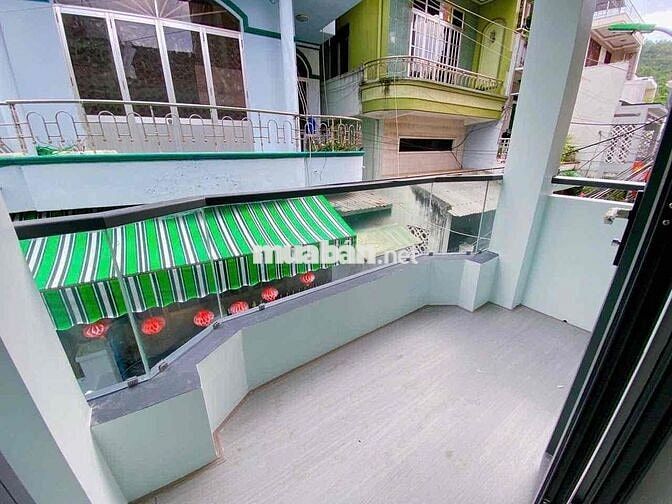 cần bán nhà khu cầu đá. cách đường Trần Phú 30m