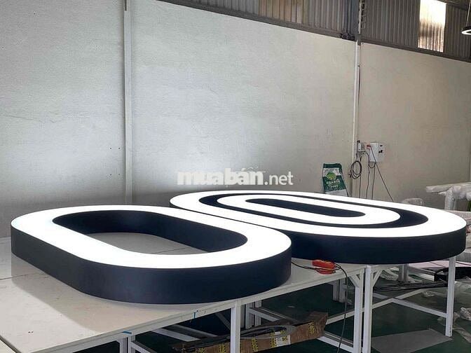 Tuyển 2 thợ lắp đặt đèn trang trí và chiếu sáng