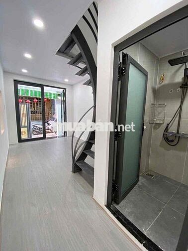 cần bán nhà khu cầu đá. cách đường Trần Phú 30m
