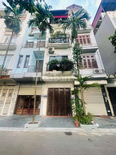 PHẠM TUẤN TÀI- CẦU GIẤY – PHÂN LÔ VỈA HÈ, Ô TÔ TRÁNH, ĐỖ NGÀY ĐÊM.