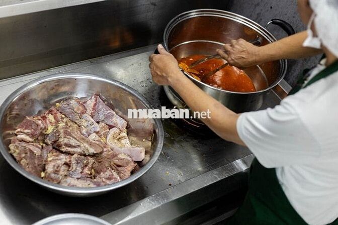 TUYỂN DỤNG TẠP VỤ, PHỤ BẾP NHÀ XÍU