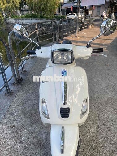 Piaggio Vespa màu Trắng