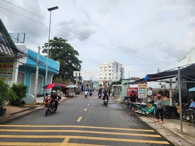CẦN BÁN GẤP LÔ ĐẤT MT Đ. ĐẶNG VĂN TRƯỚC,DT 500M2 GIÁ 850 TRIỆU.SHR