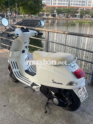 Piaggio Vespa màu Trắng