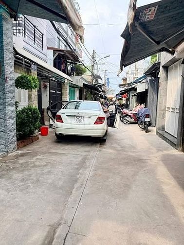 6,38 Tỷ hẻm xe hơi 5m , 3 tầng đúc BTCT hoàn công sổ riêng 