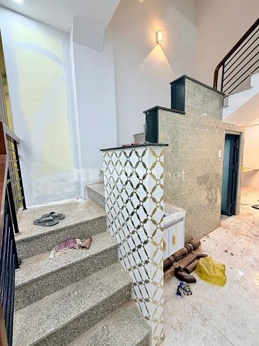 6,38 Tỷ hẻm xe hơi 5m , 3 tầng đúc BTCT hoàn công sổ riêng 