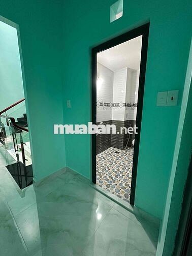 Bán nhà mặt tiền mua vào là ở ngay