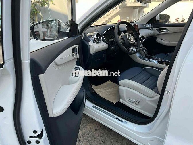 MG HS LUX Trắng