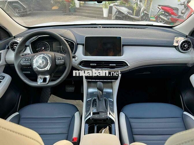 MG HS LUX Trắng