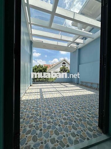 Bán nhà mặt tiền mua vào là ở ngay