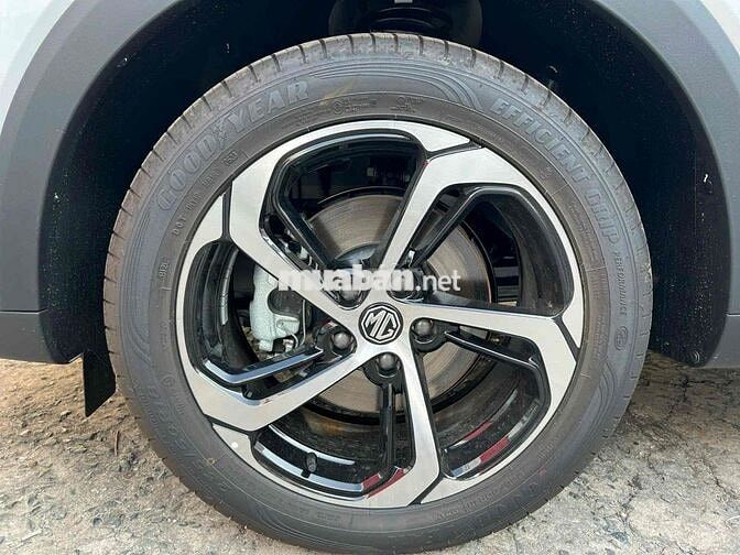 MG HS LUX Trắng