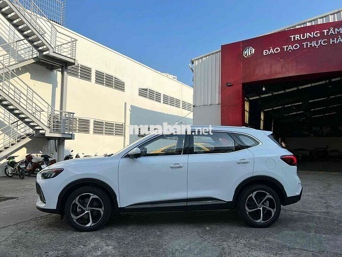 MG HS LUX Trắng