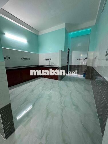 Bán nhà mặt tiền mua vào là ở ngay