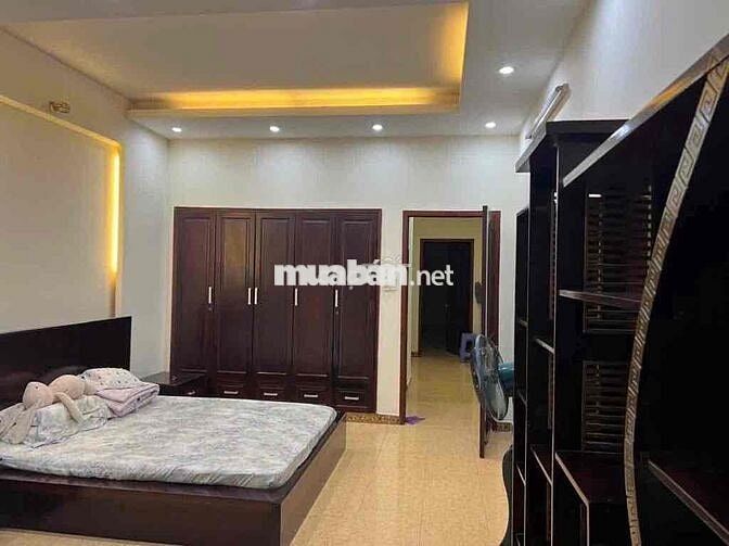 Cho thuê nhà MTKD đg tên lửa có thang máy 4.5 *20 giá 35tr