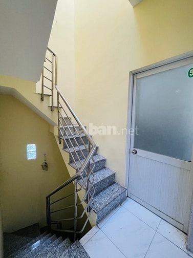 Bán nhà Quận 10 dưới 10 tỷ, hẻm to, thu nhập khoảng 30 triệu/tháng