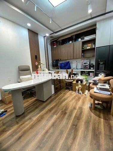 NHÀ ĐẸP MỚI TINH-35C Nguyễn Hồng Đào- Phường 14-Q.Tân Bình-DTSD 300m2