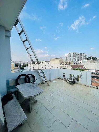 Nhà 1 trệt 2 lầu 4PN hẻm xe hơi gần Hoàng Diệu 2 Thủ Đức